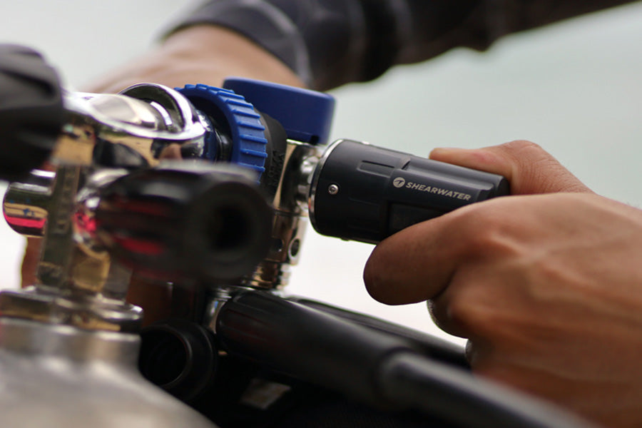 Does not require tools to install and remove from the diver's first stage